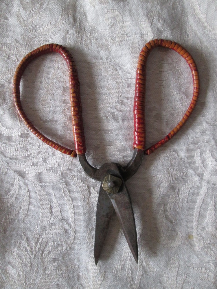Vintage Bonsai pruning scissors shears wicker handles 5”