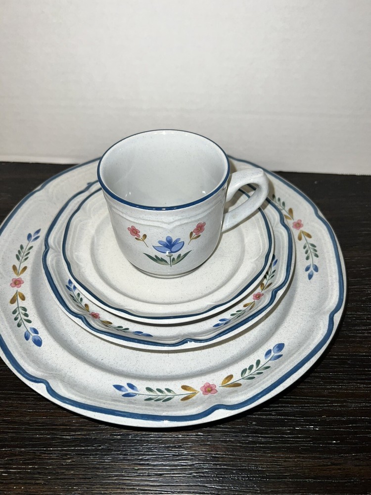 Inter-National Stoneware Japan