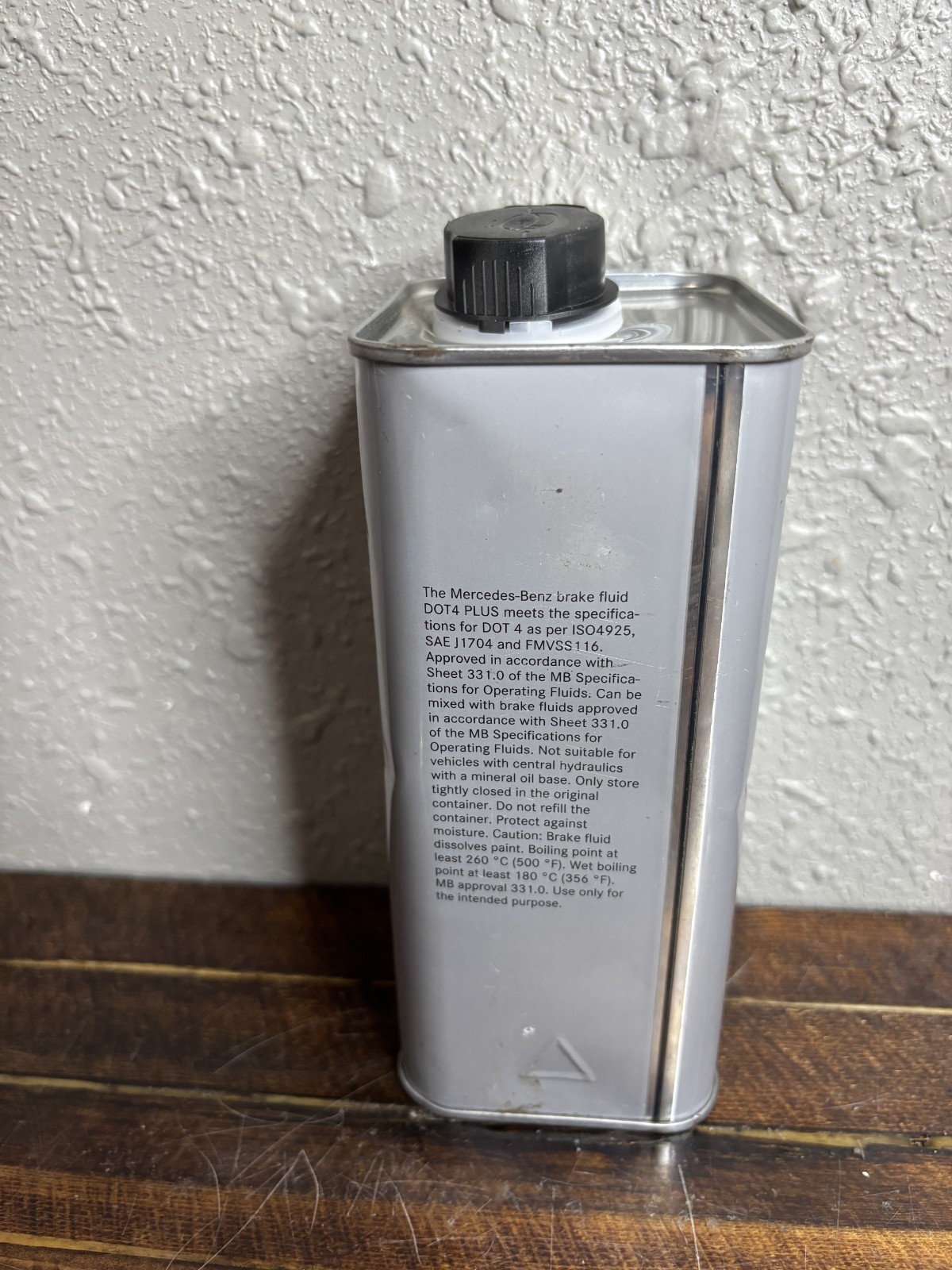 Mercedes-Benz Genuine Brake Fluid DOT 4 PLUS MB Approval 331.0 1L 1.05 Qt