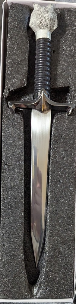 Wolf Head Dagger