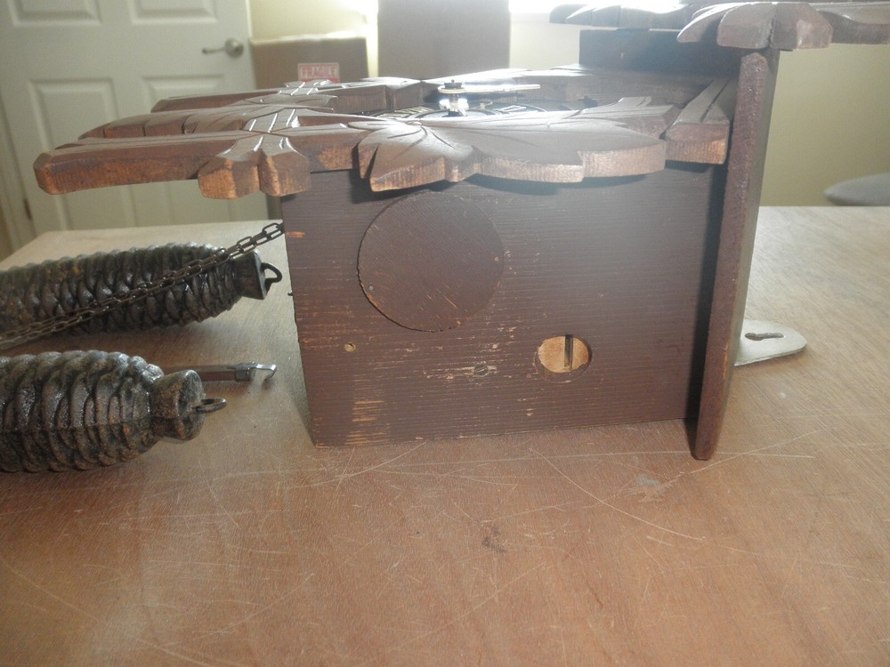 German Black Forest made working 8 day Cuckoo Clock CK3230B