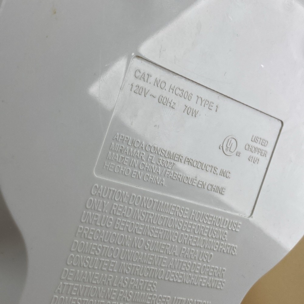 White BLACK + DECKER One Touch Chopper HC306 / Base Only