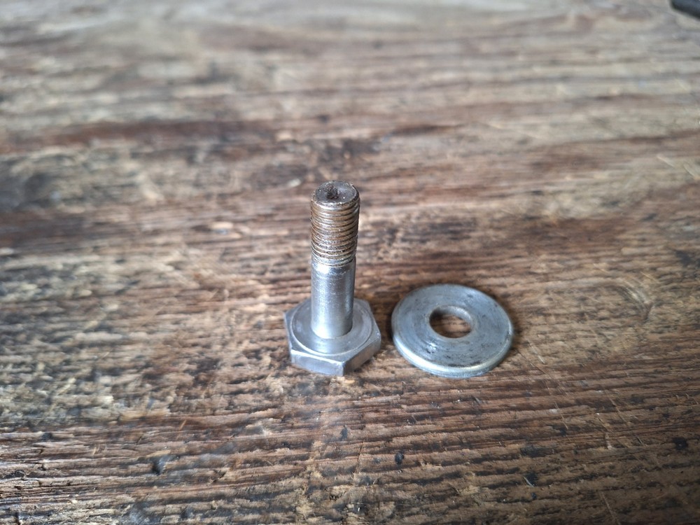 Suzuki GS 500 - Top Fork Yoke Fixing Bolt & Washer
