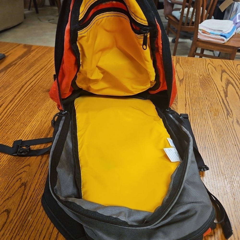 EMS Eastern Mountain Sports Aqua Day Backpack Hydration Bladder