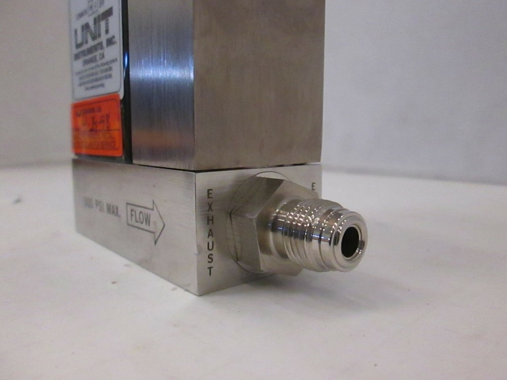 Unit UFC-1100, Mass Flow Controller, 100 SCCM, NH3, Used