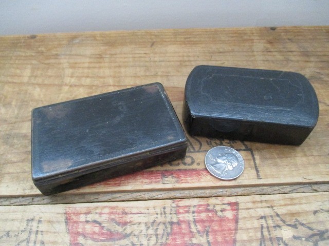 2 Antique Black Lacquer Snuff Boxes with Hinged Lids