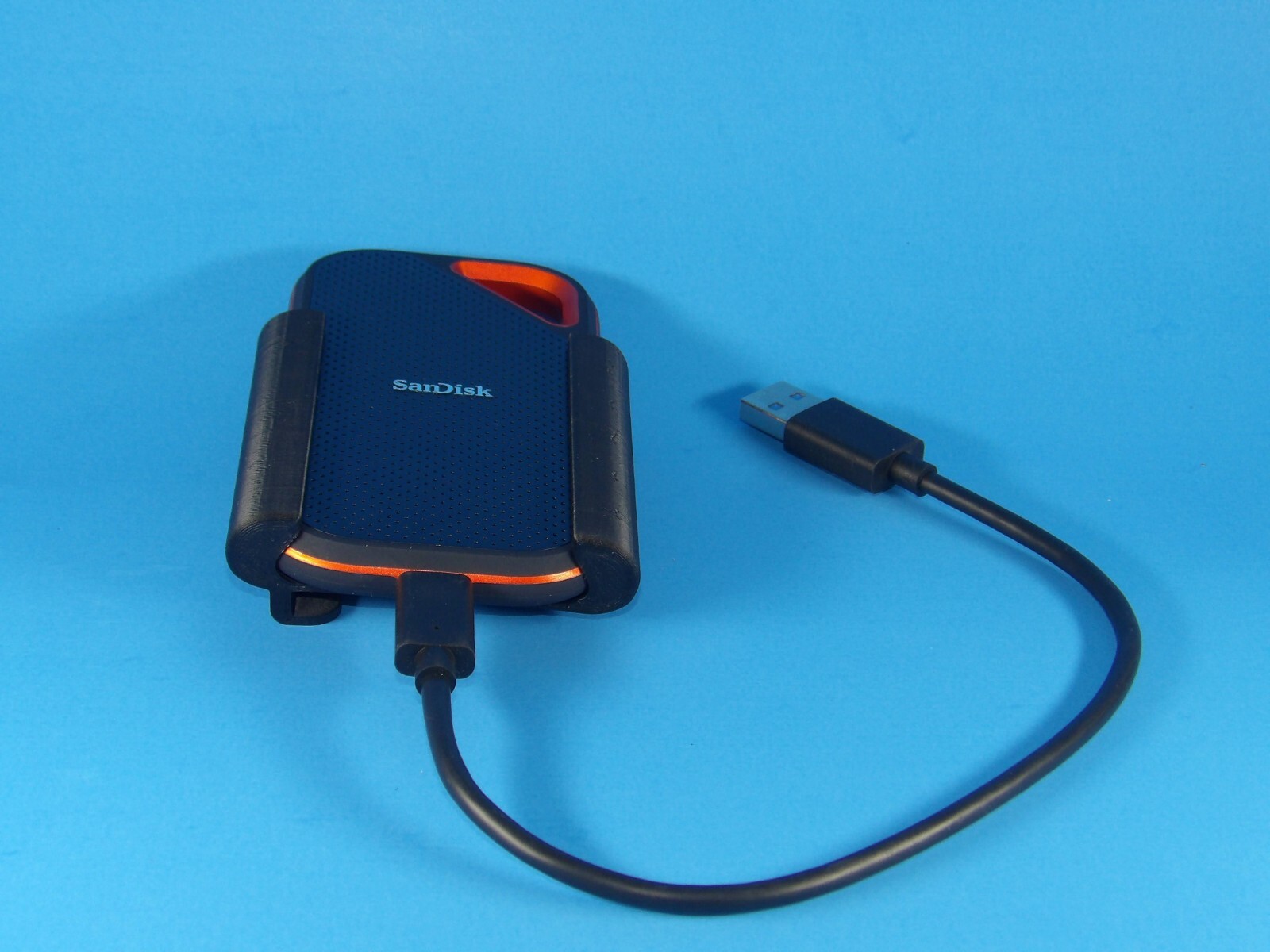 Perfect Sandisk Extreme Pro SSD Laptop Mount! (NO STICK, No Magnet, Secure)