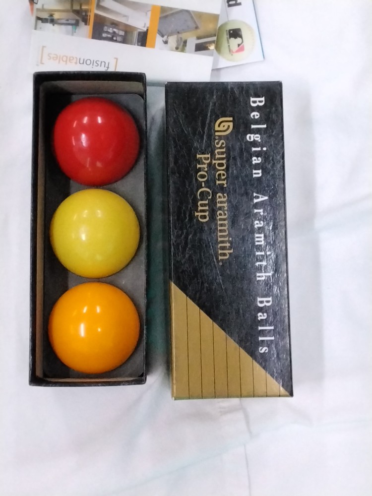 Super Arimith pro carom ball set