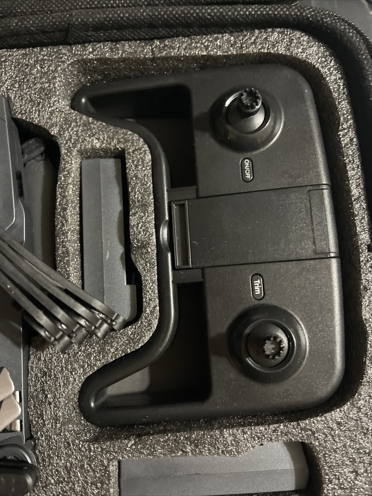 Smart Flow Drone w/ 1080P HD Camera FPV Foldable Carrying Case Adjustable Lens