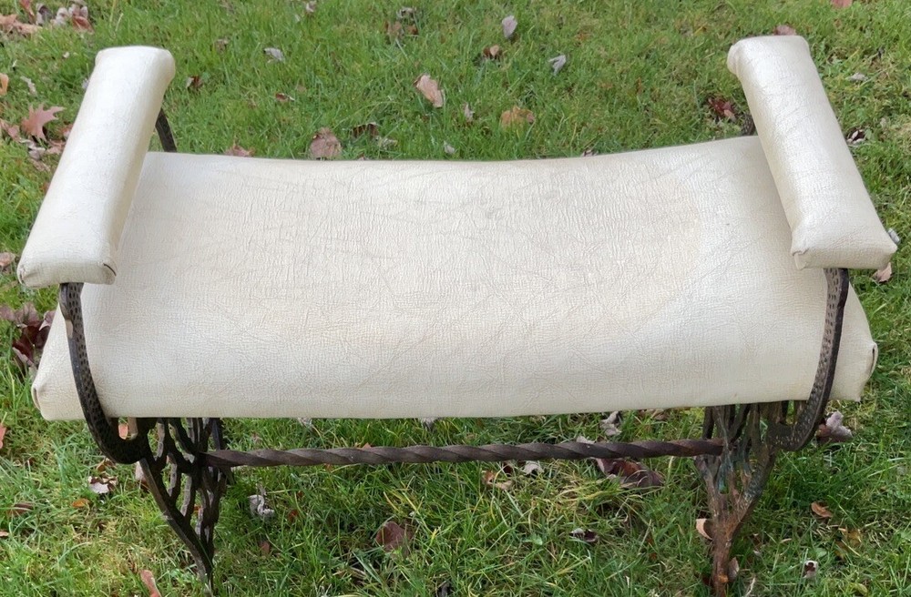 VINTAGE CAST IRON CORNER BENCH