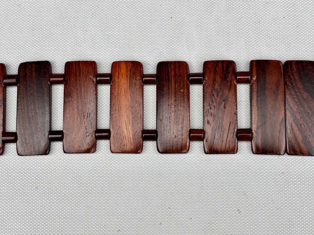 Rosewood Revo (?) Guitar Strap