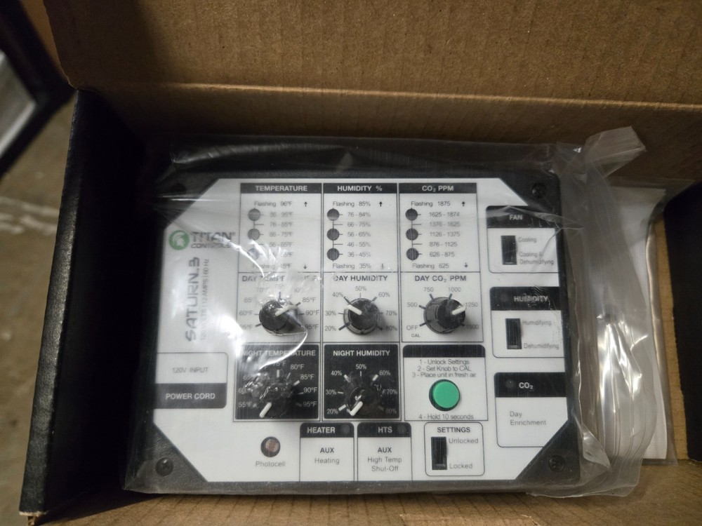 Titan Control ‘Classic Series' Saturn 3 Temperature, humidity & CO2 controller