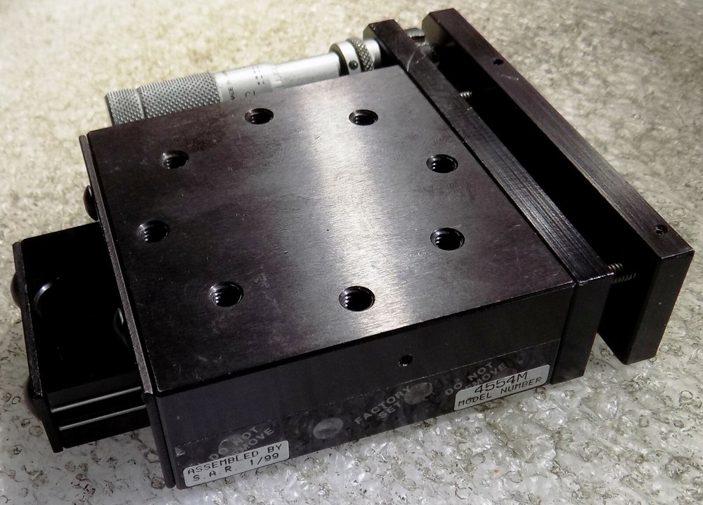 Parker Daedal Division Positioning System Model 4554M + Mitutoyo micrometer head