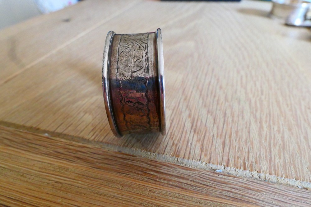 Swirls Silver Napkin ring