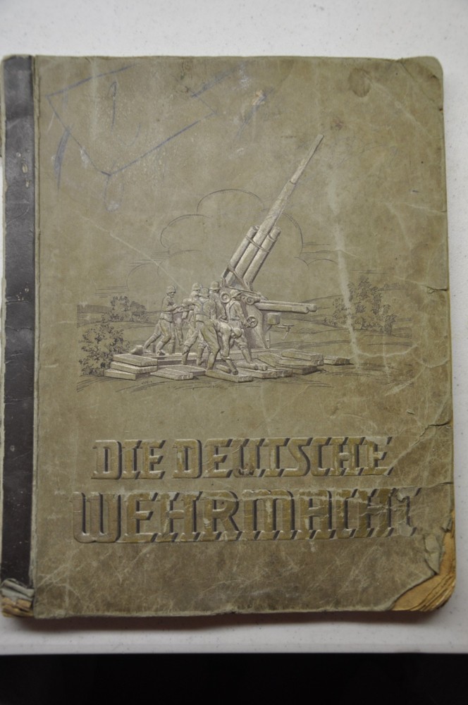 DIE DEUTLCHE WEHRMACHT - CIGARETTE CARDS PHOTO ALBUM - 1936 GERMAN