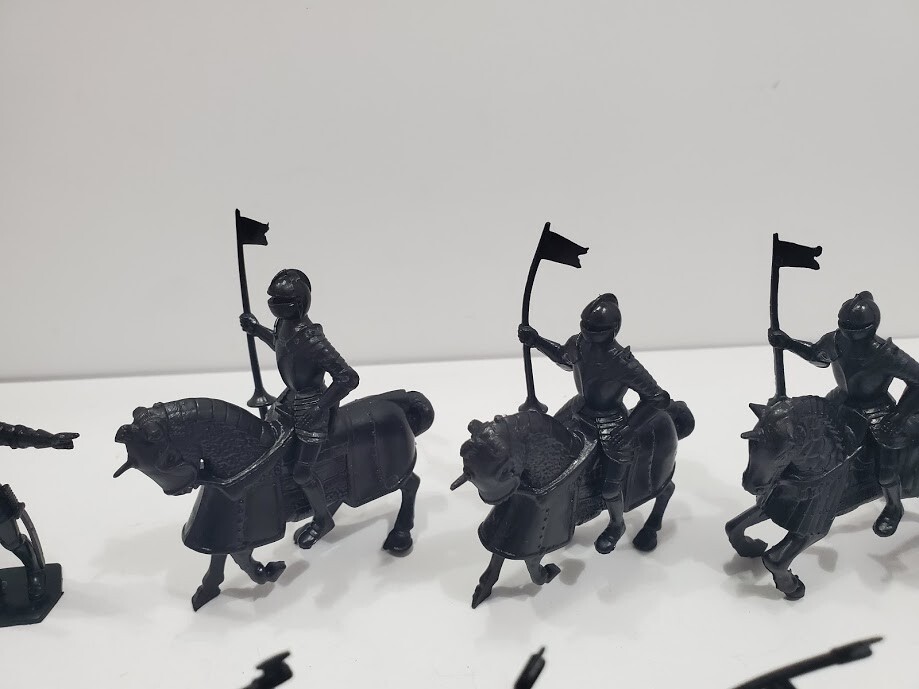 (36) Marx Re-Issue Black Knights & Horses