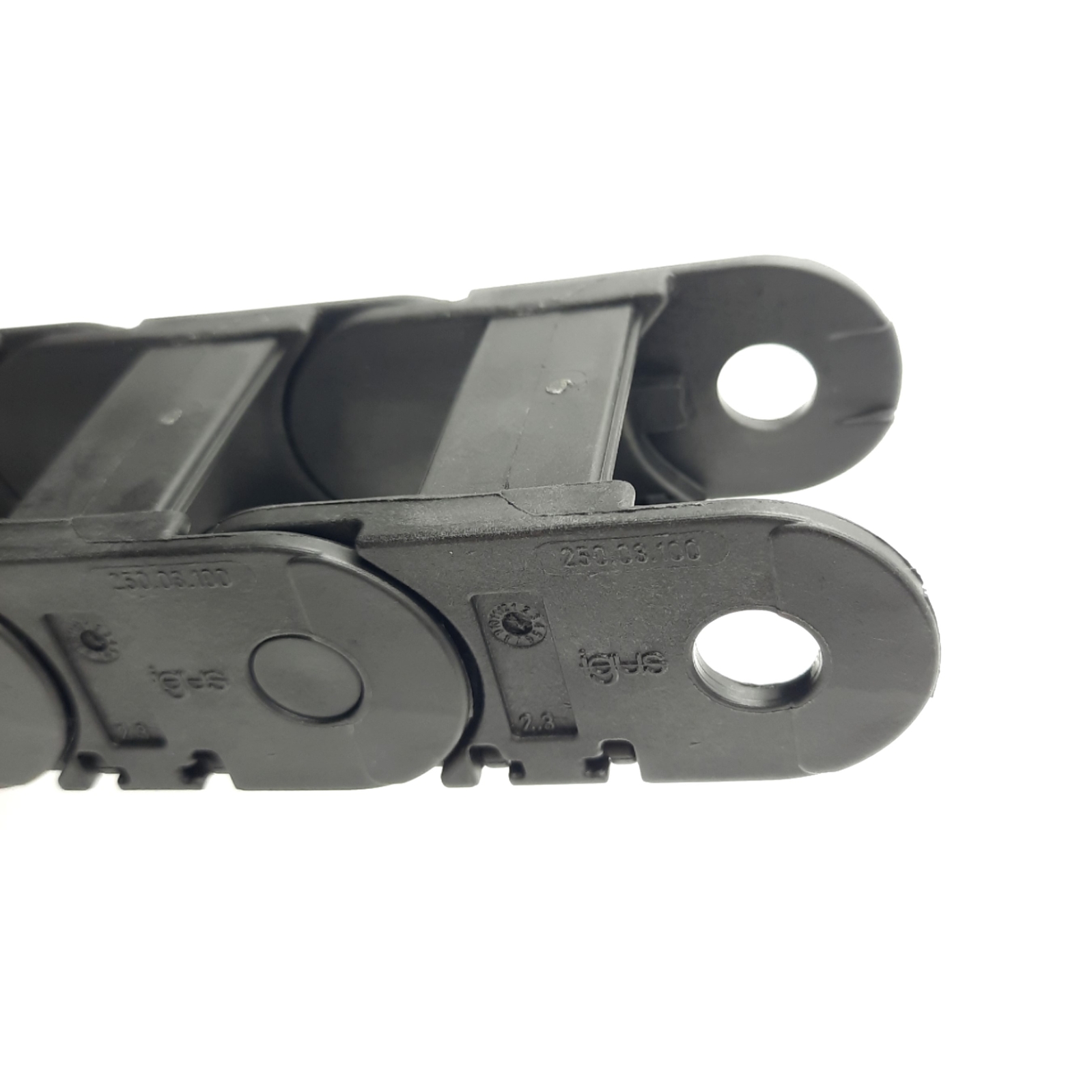 Igus 250.03.100 E-Chain Energy Cable Carrier 32 Links, 57.9" Length, 0.98" x1.5"