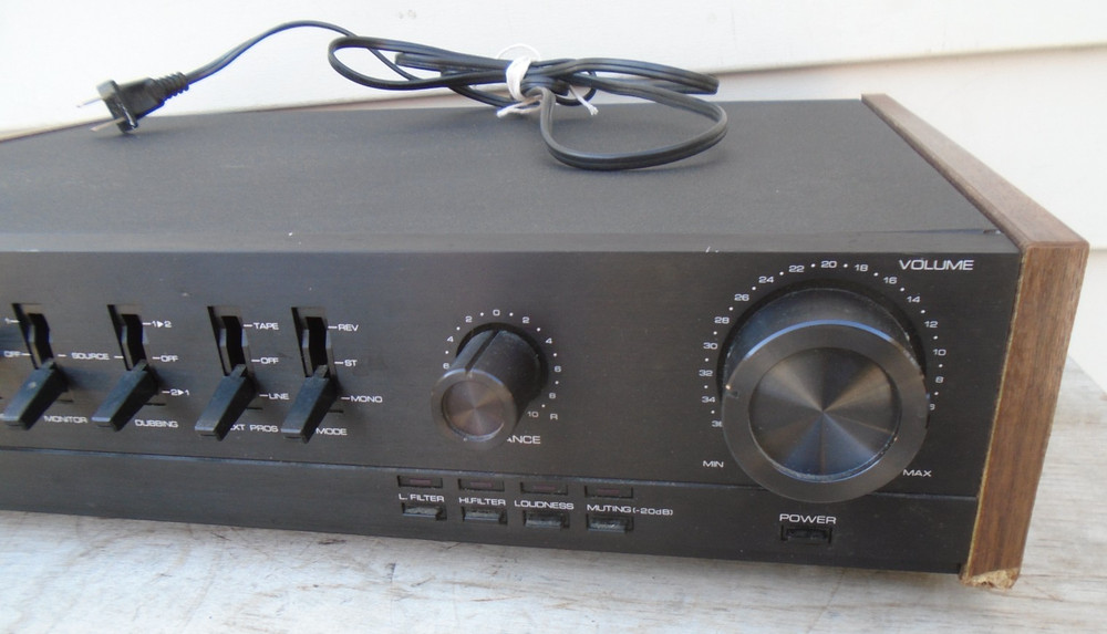 SAE TWO Preamplifier PRE Amp PA10 / READ