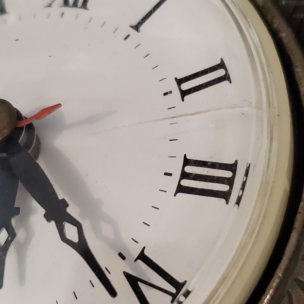 Glory Land Desk Clock