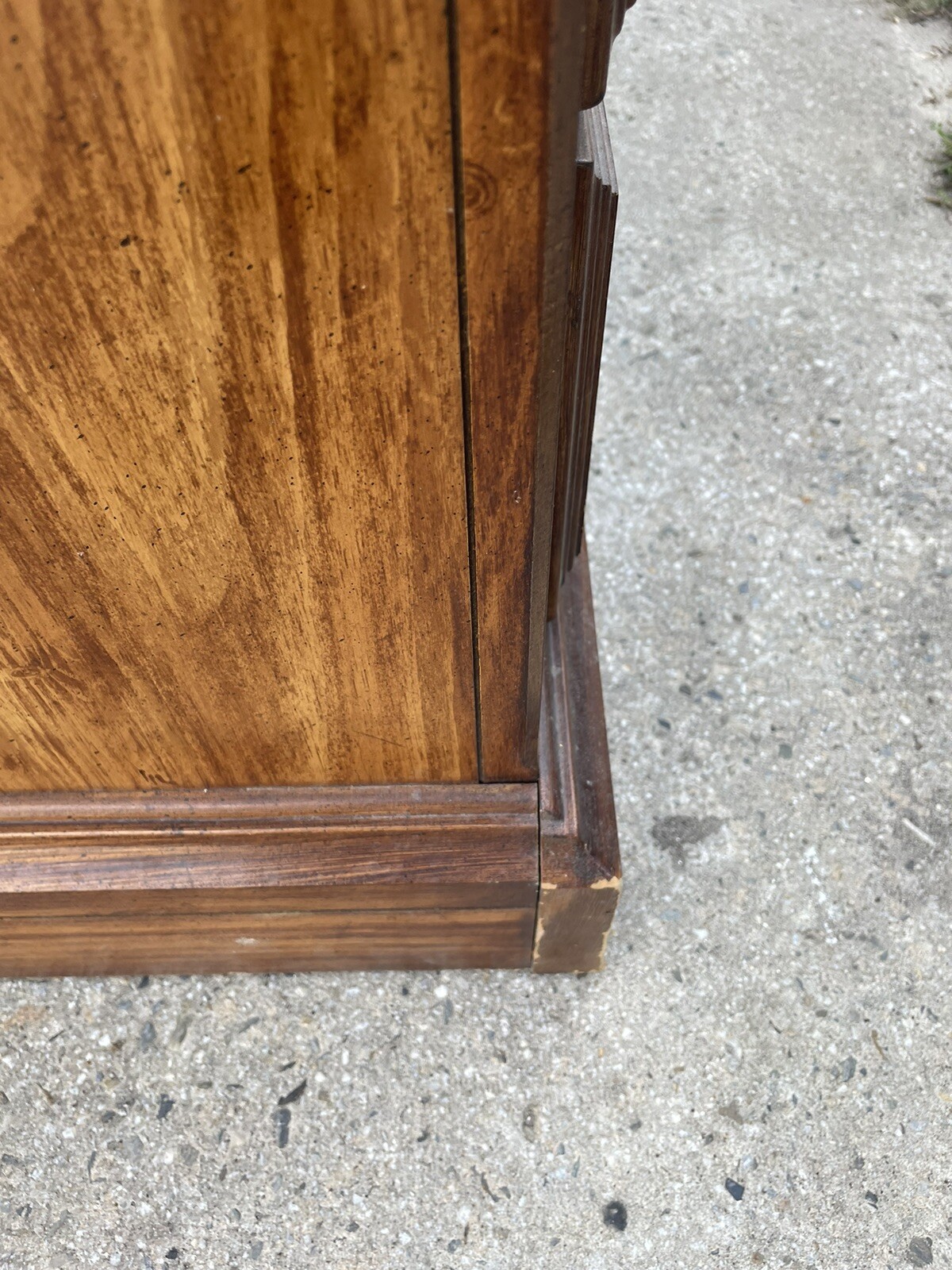 Bedroom Dresser with Glass Mirror Some Flaws Please Read