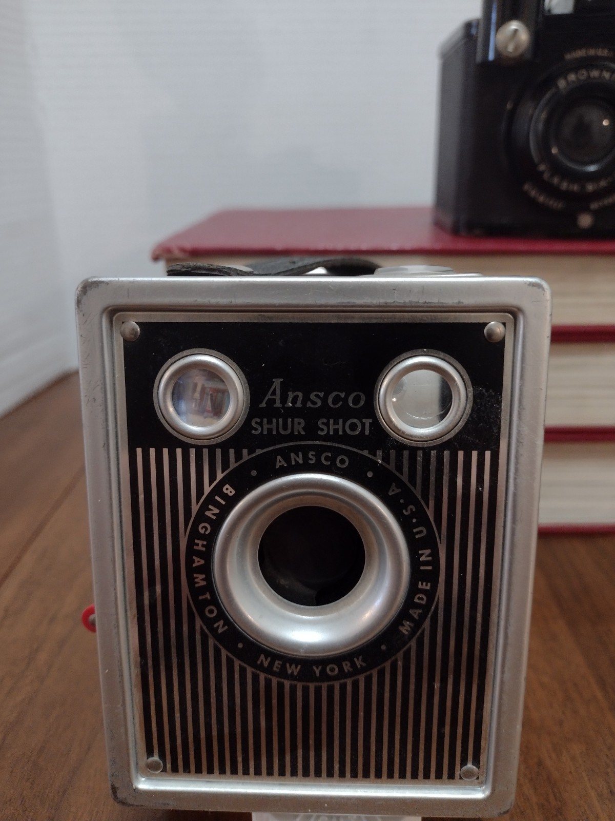 VTG Camera Lot****Brownie Flash Six-20 & Ansco Shur Shot Retro Display Untested