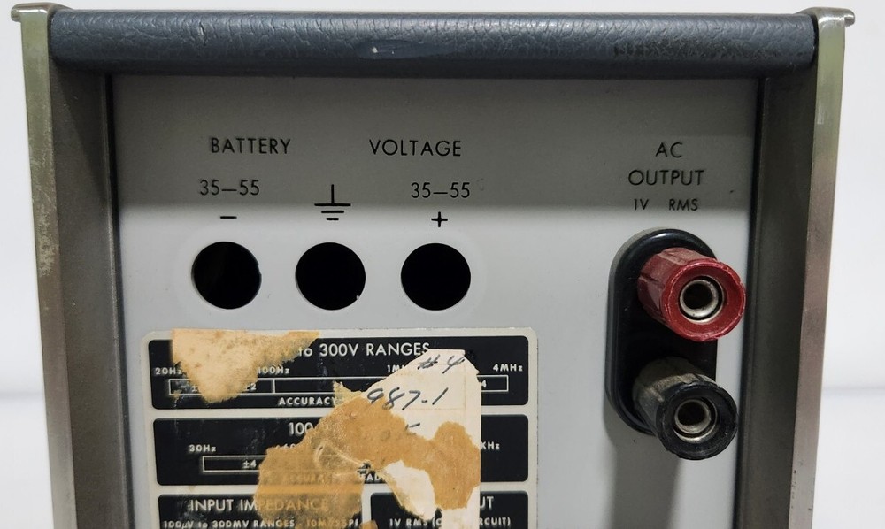 HP 400F AC Voltmeter 0-300V - Untested - Missing Power Cable