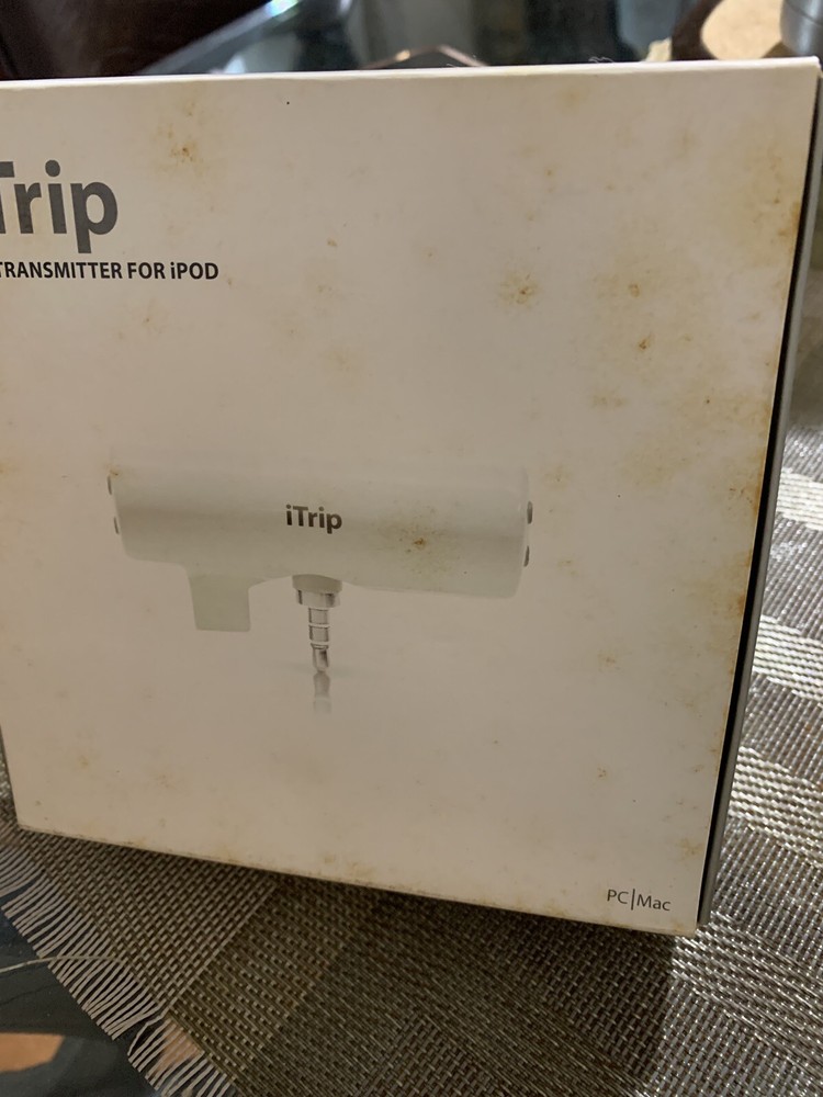 Griffin iTrip FM Transmitter for IPod 1G & 2G (4014TRIP)