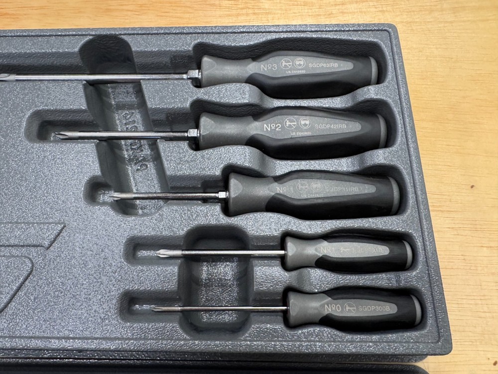 Snap-on Tools NEW 10pc DARK TITANIUM Soft Phillips & Flat Head Screwdriver Sets