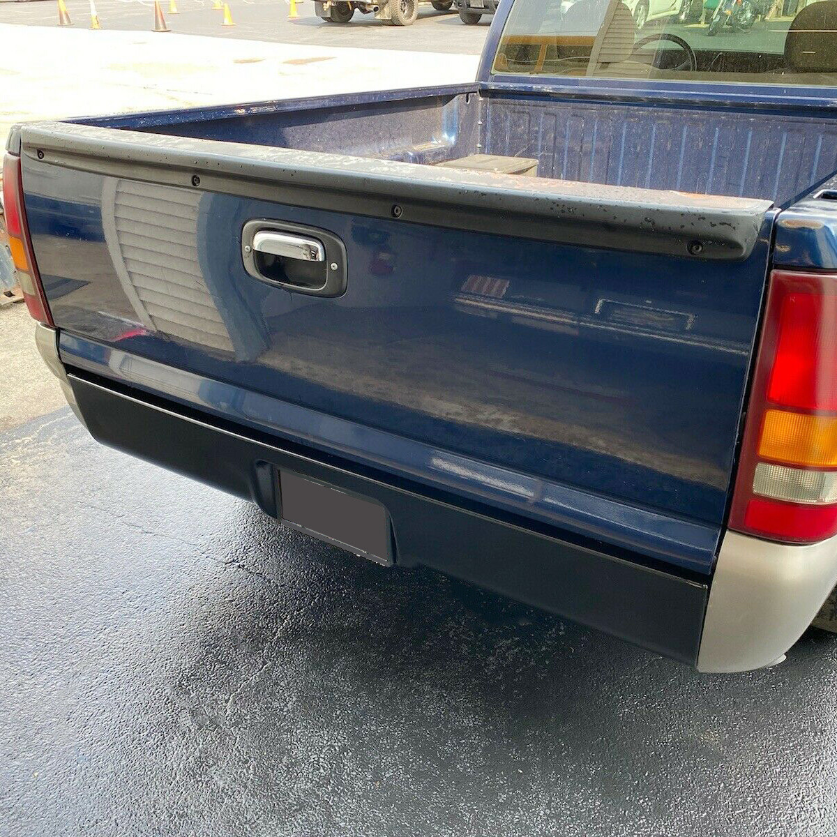 Rear Bumper Roll Pan w/LED License For 1999-2007 Chevy Silverado GMC Sierra 1500