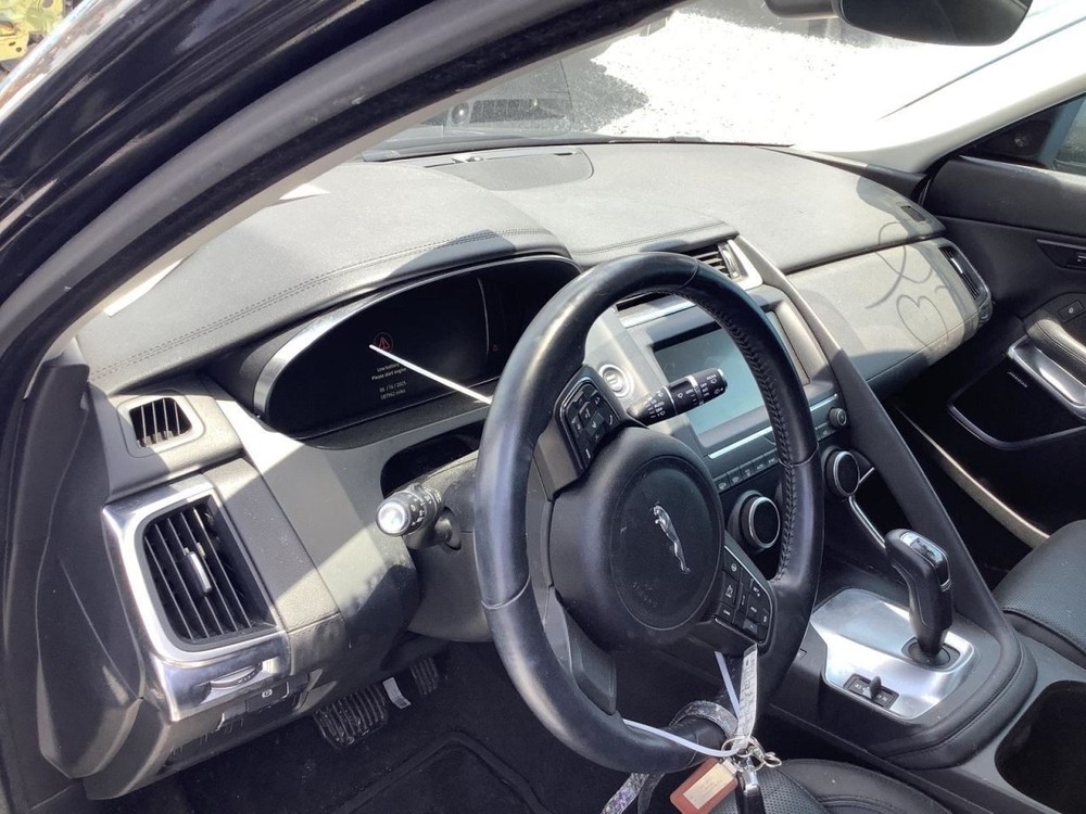 E-PACE 2018 Glove Box 4686289