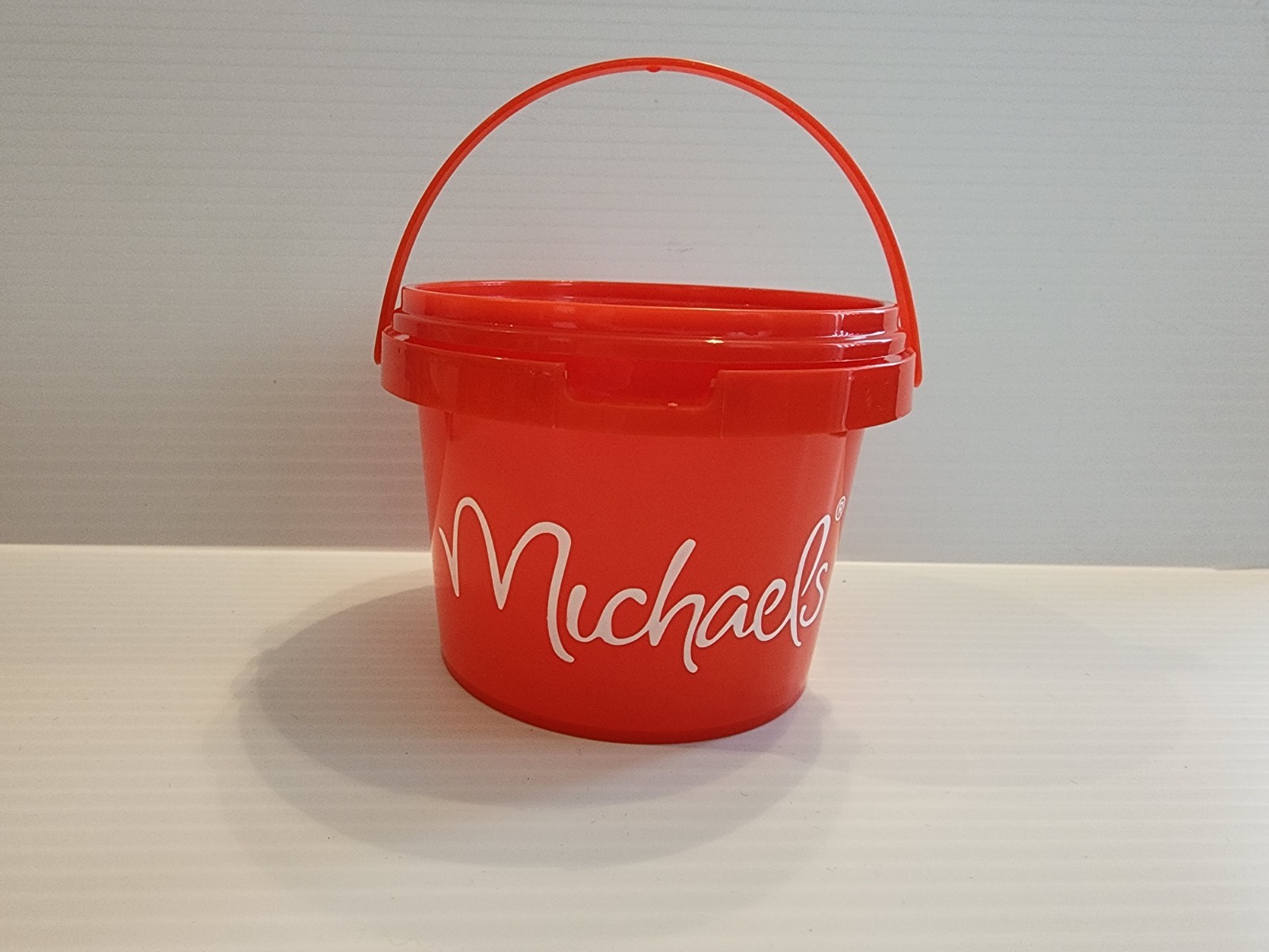 Michaels Mini Bucket With Handle & Lid 10.1 Fl Oz / 300 mL HTF