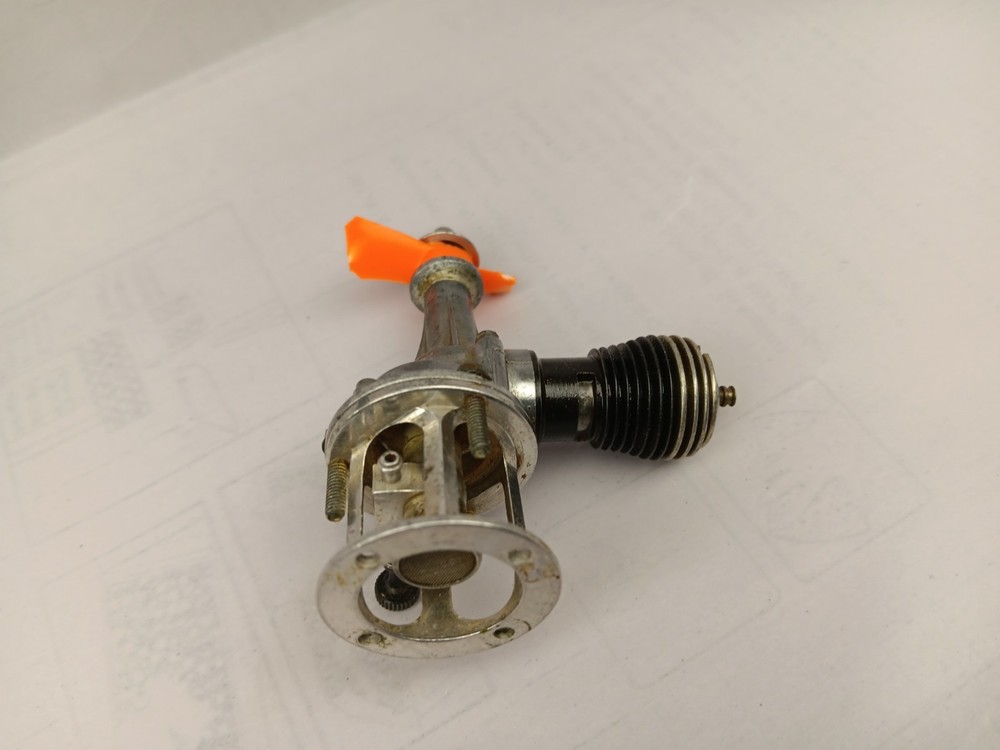 Vintage Cox Thermal Hopper .049 (0.8 cm³) Model Engine