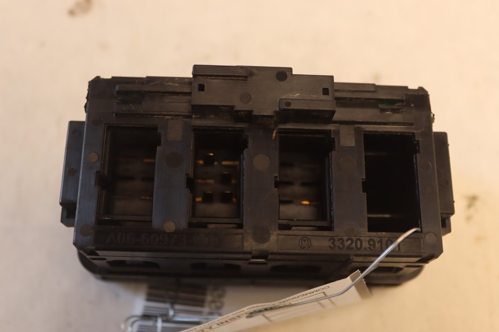 2018-2025 FREIGHTLINER CASCADIA 125 SLEEPER MUTE LIGHT LAMP SWITCH MODULE OEM