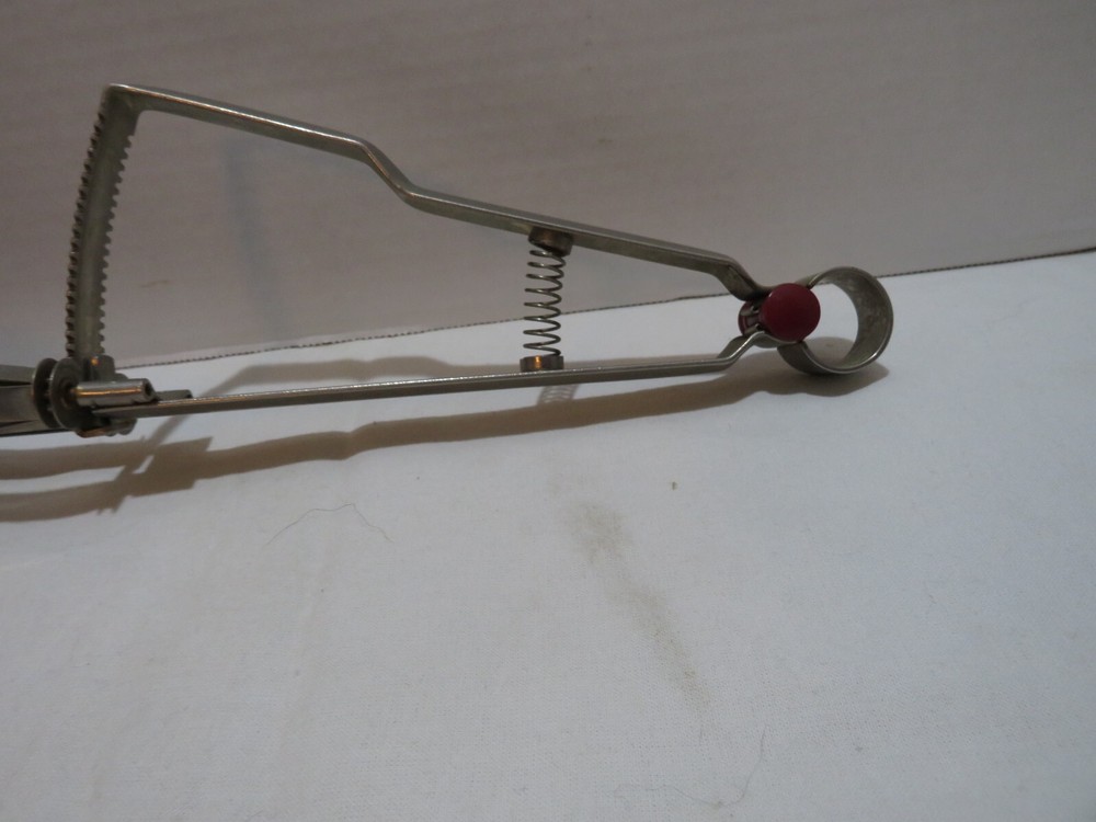 VTG MCM RETRO HAND EGG BEATER