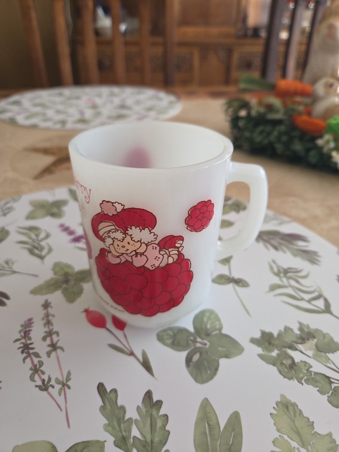 Vintage Anchor Hocking Strawberry Shortcake / Raspberry tart Milk Glass Mug 1980