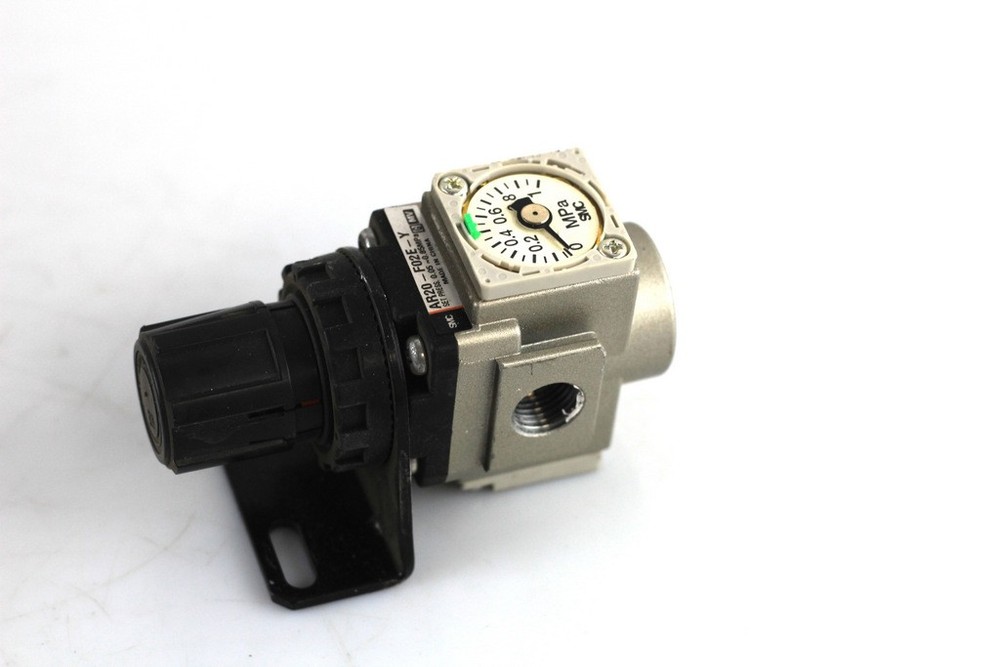 SMC AR20-F02E Regulator
