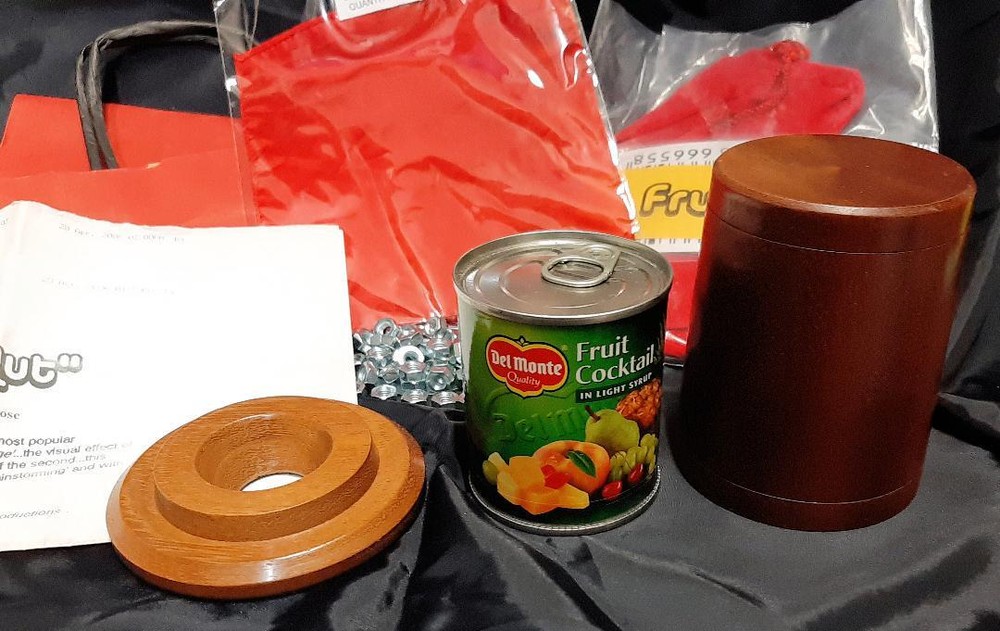 Second hand magic tricks A977 Wayne Dobson's Fruit & Nut