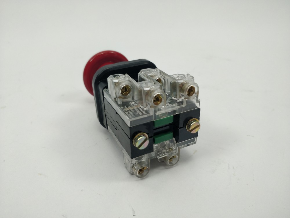 Schneider / Telemecanique XB2MT42 Pushbutton 31258