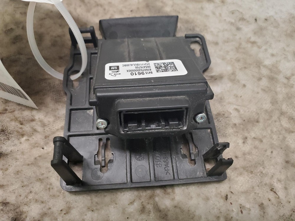 CHEVROLET COLORADO Camera/Projector (camera), front (interior mirror mounted),