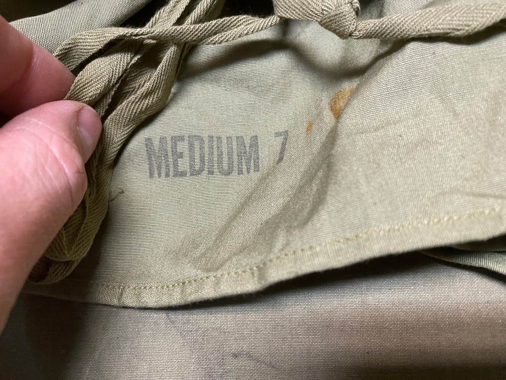 ORIGINAL WWII US ARMY INFANTRY M1941 CLOTH HOOD-MEDIUM, DATED:1943