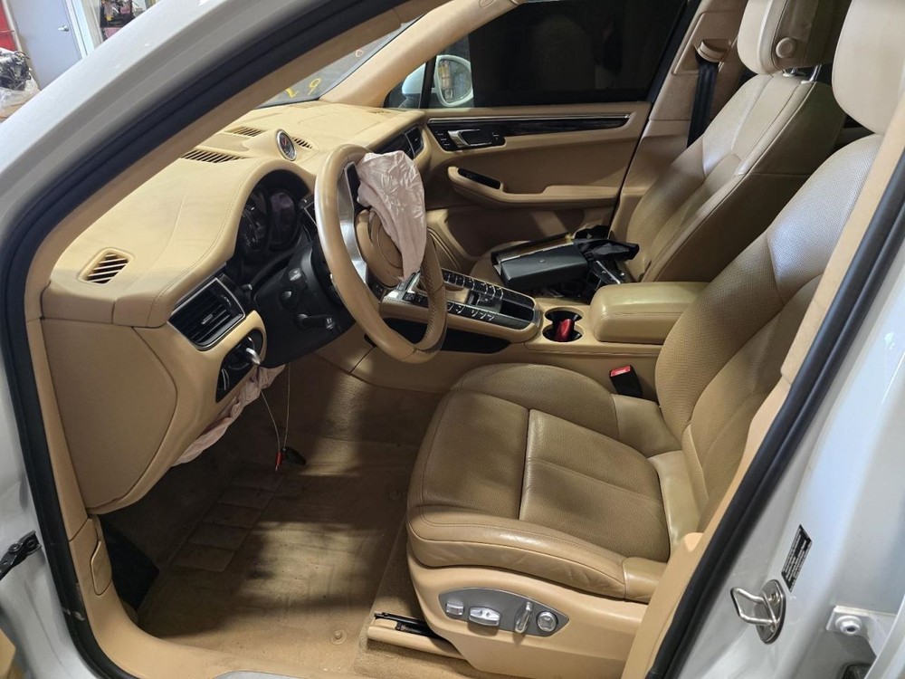 MACAN 2016 Jack 1538878