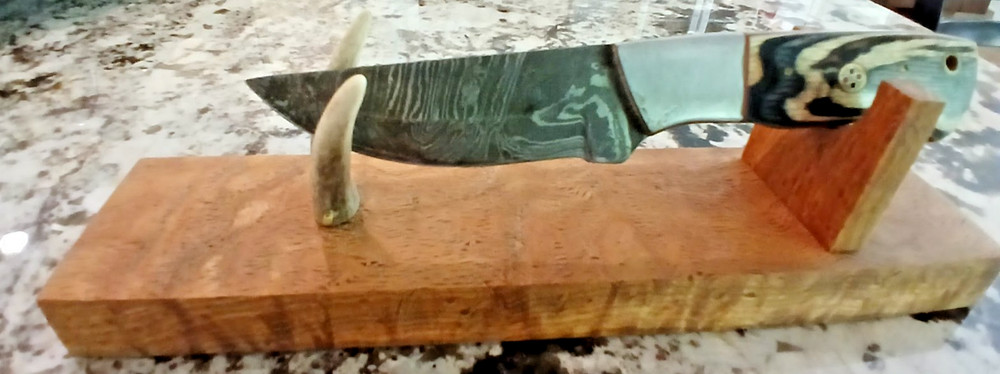 Oak Hunting Knife Display Stand