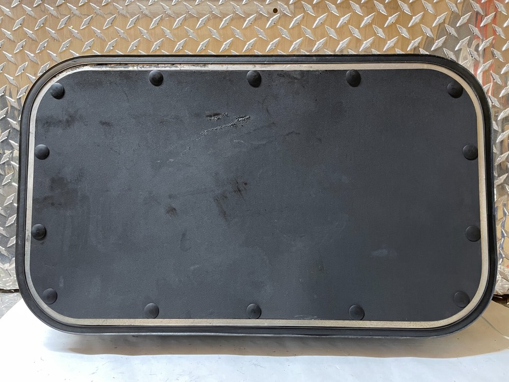 Kenworth T680 Right/ Passenger - PAINT CODE L3875EB SILVER