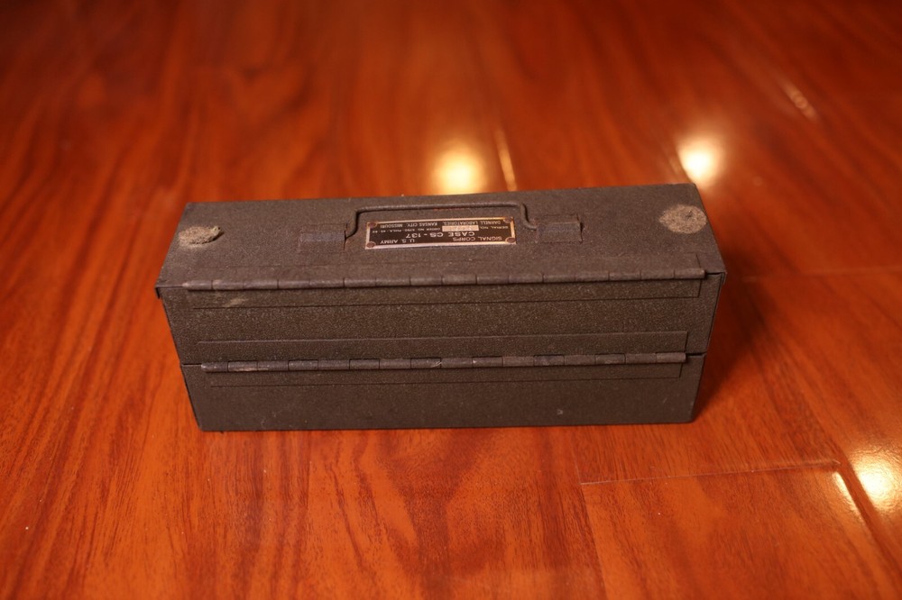 Signal Corps CS-137 Case w/ Frequency Quartz Crystals