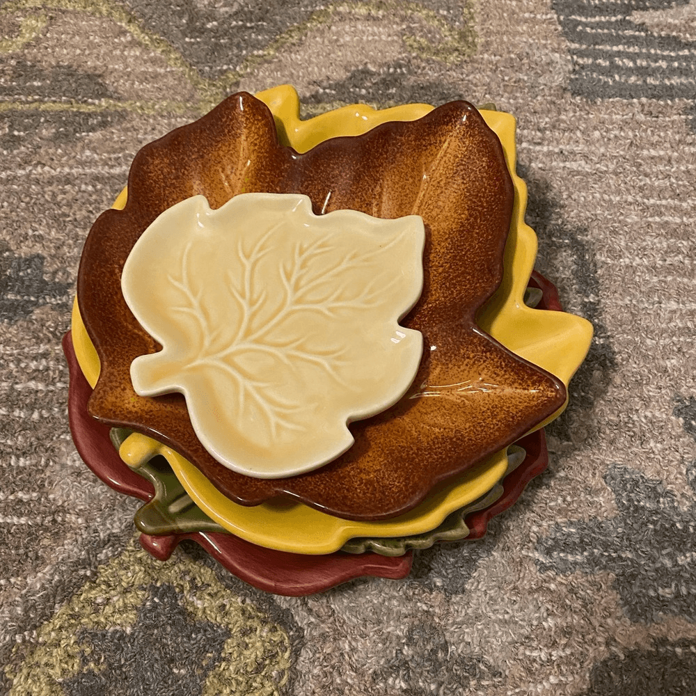 Simple Ceramic Set of Leaf Decor
