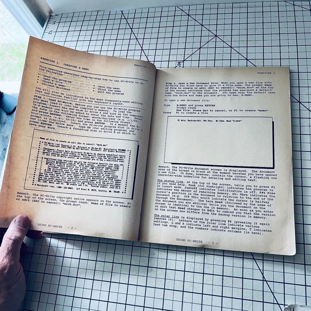 Using PC-WRITE PC-CALC and PC-FILE 1986 Dennis Curtin Vintage IBM PC Software