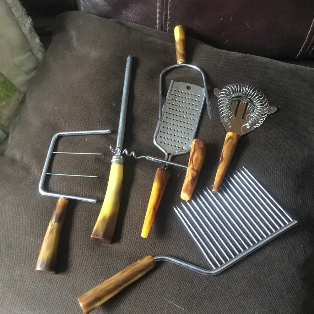 Vintage Bakelite 7 kitchen utensils