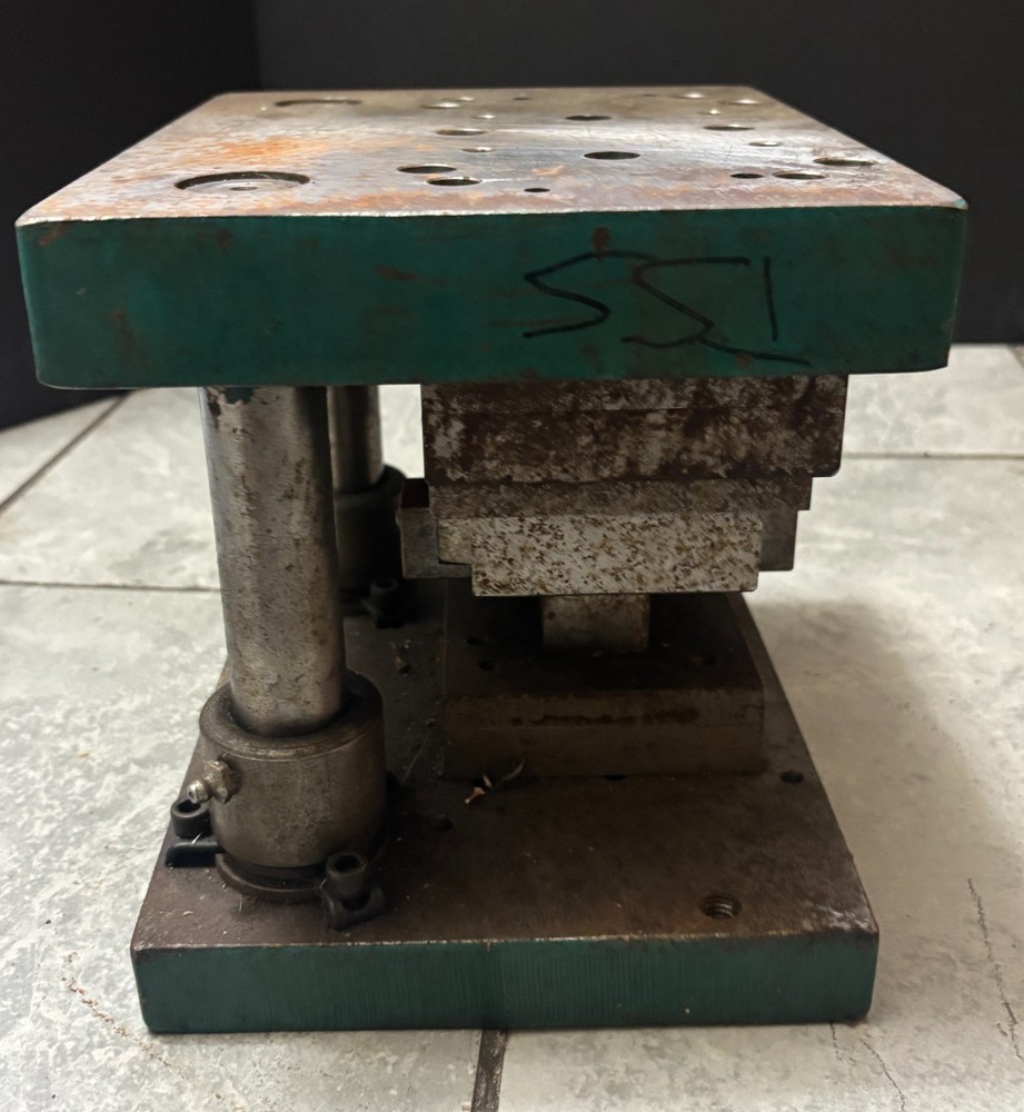 2-Post Die Set (10"×8" with 7-1/2" High Posts, Height: 9")