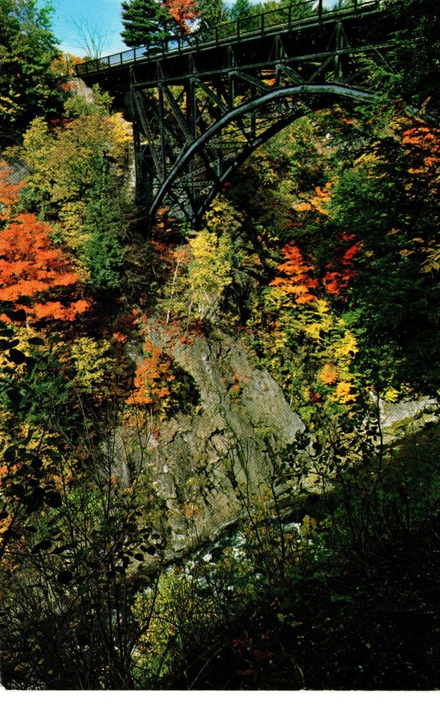 QUECHEE GORGE, QUECHEE, VT - PC7130