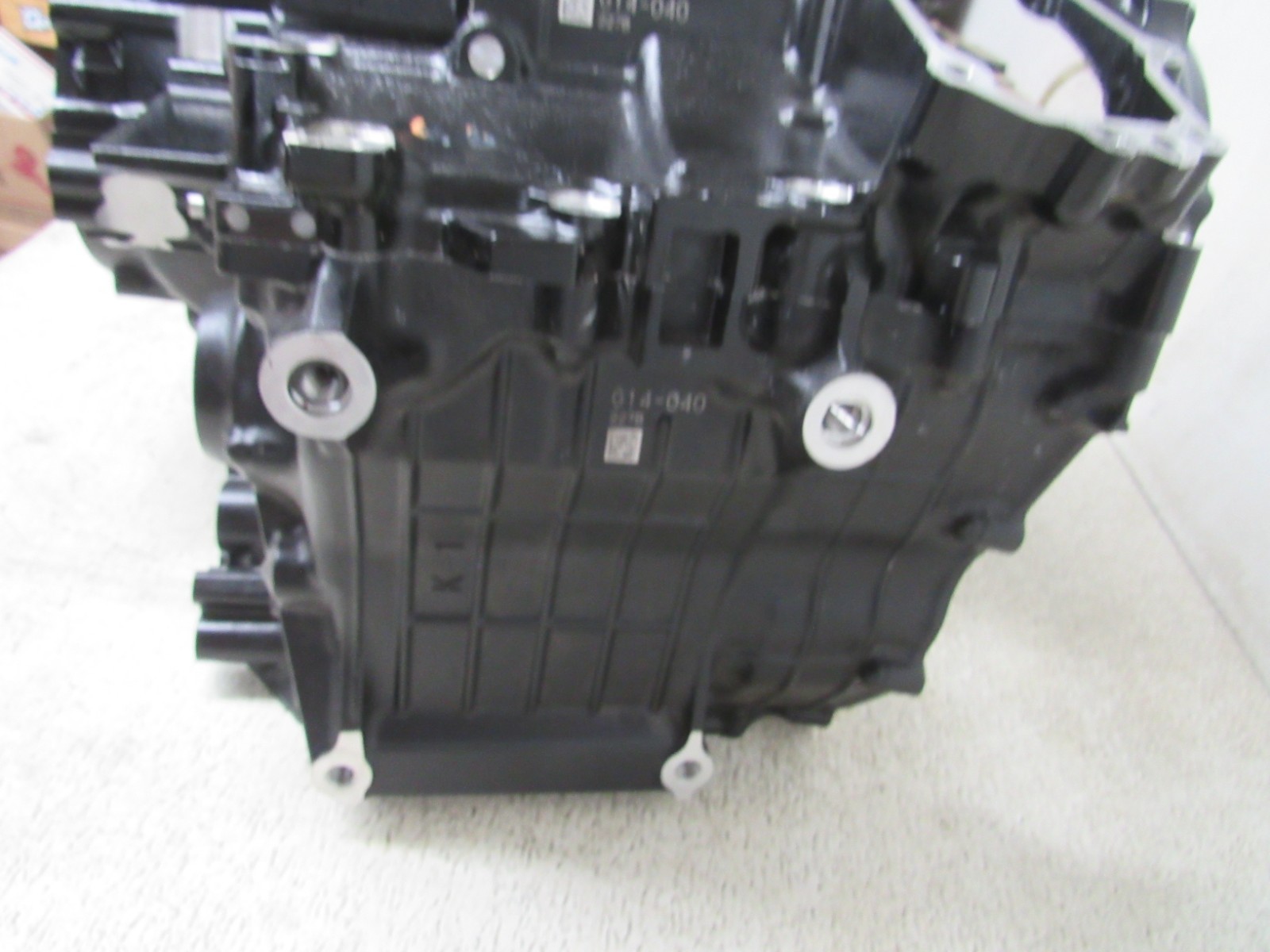 KAWASAKI NINJA ZH2 H2 ZR1000 ENGINE CASES CRANK CASE STOCK OEM #GZ27